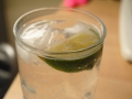 Lime och is i glas